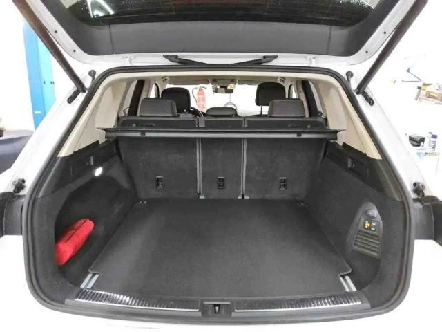 Volkswagen Touareg 4Motion R-Line Style