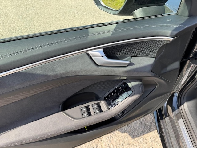 Audi A6 Avant Quattro S-Tronic