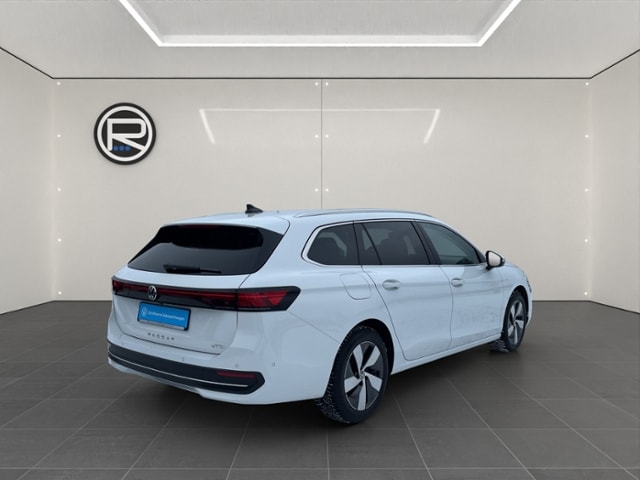 Volkswagen Passat 1.5 eTSI Business DSG Variant