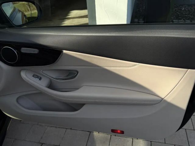 Mercedes-Benz C 200 AMG Line Coupé