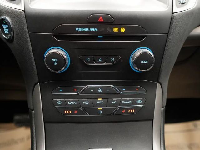 Ford S-Max 2,0 EcoBl. Aut. ''7SITZ*AHK*LED*NAVI*R-KAM''