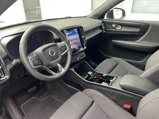 Volvo XC40 Core Recharge