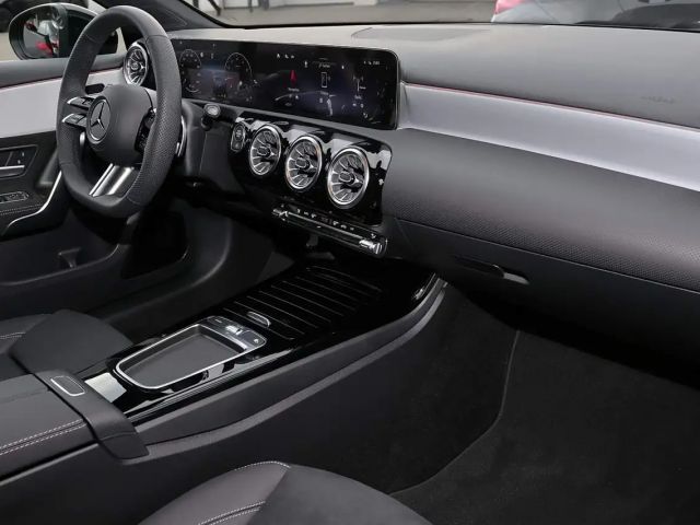 Mercedes-Benz A 200 AMG Line