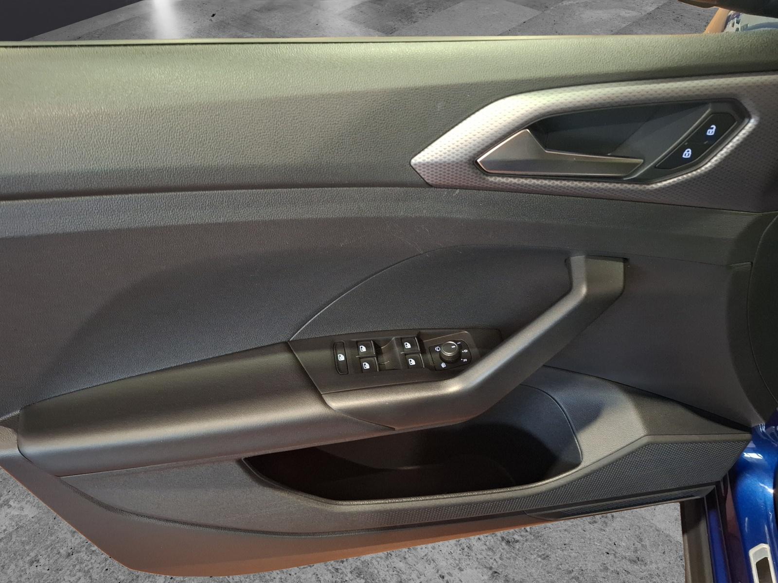 Volkswagen T-Cross TSI Active Navi AID ACC PDC SH LM