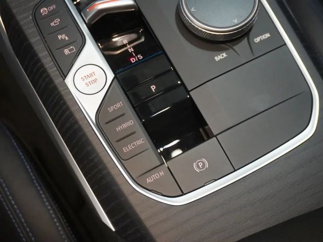 BMW 330 330e Sedan xDrive