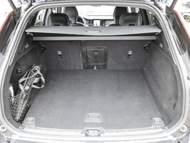 Volvo XC60 AWD Dark Plus