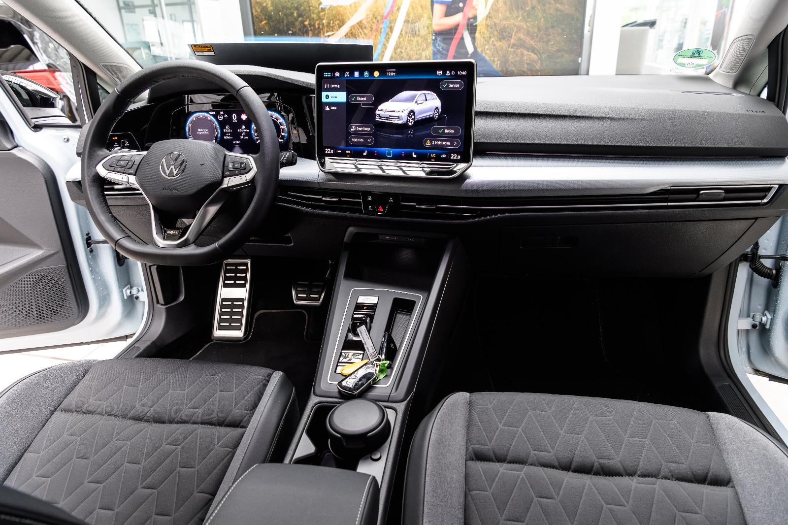 Volkswagen Golf 1.5 eTSI DSG Golf VIII Variant