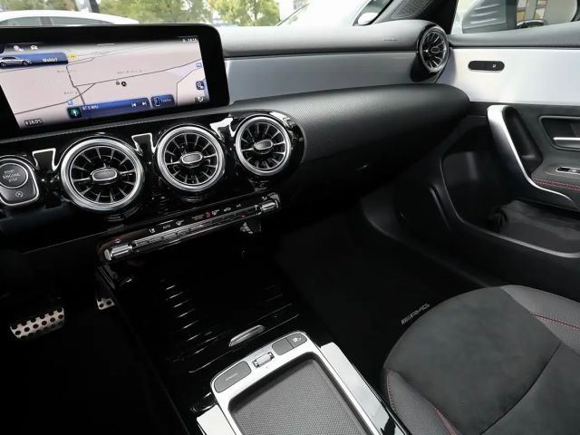 Mercedes-Benz A 200 AMG Line