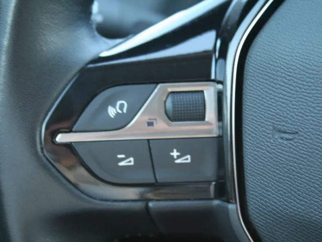 Peugeot E-2008 Allure Pack