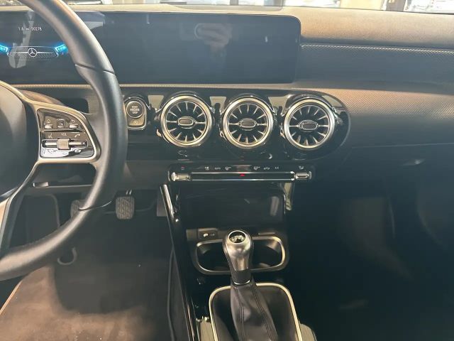 Mercedes-Benz A 160 Hatchback