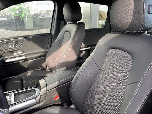 Mercedes-Benz B 180 Luxury Line