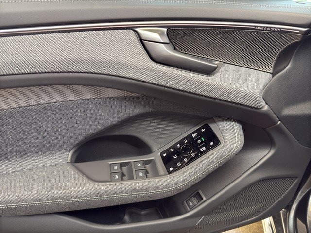 Audi A6 Avant Quattro S-Tronic