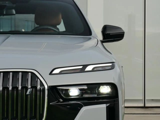 BMW i7 M-Sport Sedan