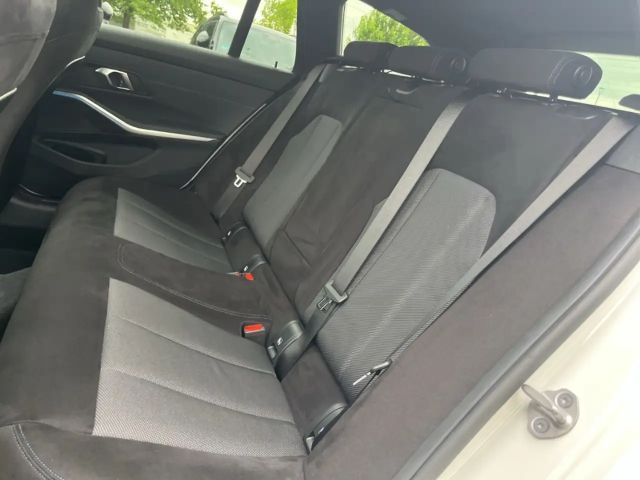 BMW 320 320d M-Sport Touring