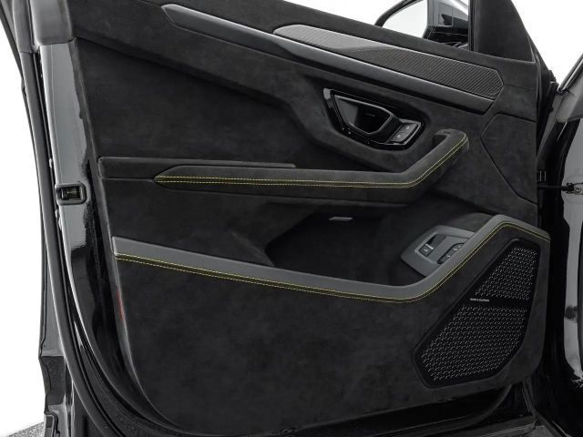 Lamborghini Urus Performante