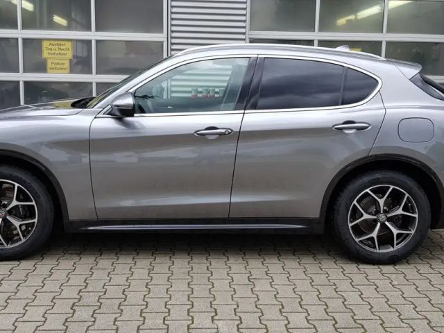 Alfa Romeo Stelvio AT8 Lusso Q4 TI