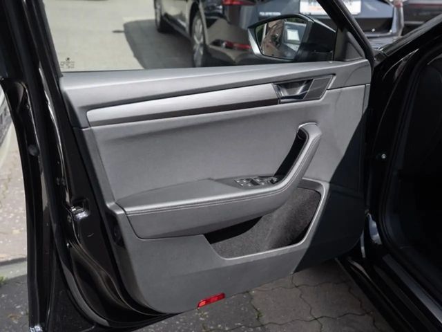 Skoda Superb 2.0 TDI Combi Style Style