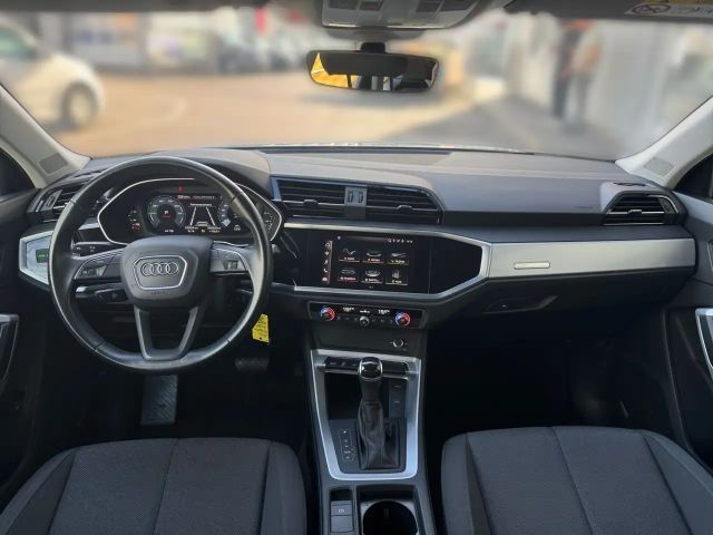 Audi Q3 45TFSIe AHK PDC