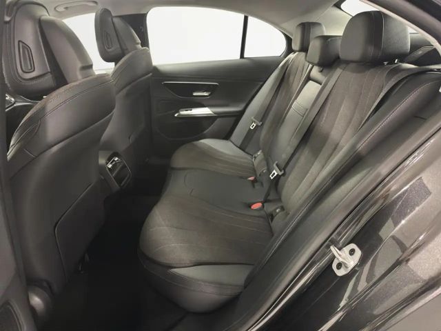 Mercedes-Benz E 200 AVANTGARDE Sedan