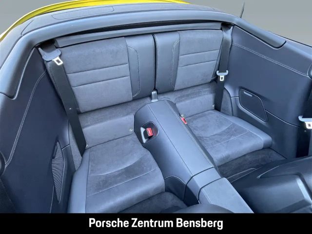 Porsche 992 Cabrio Carrera GTS