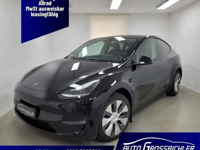 Tesla Model Y AWD