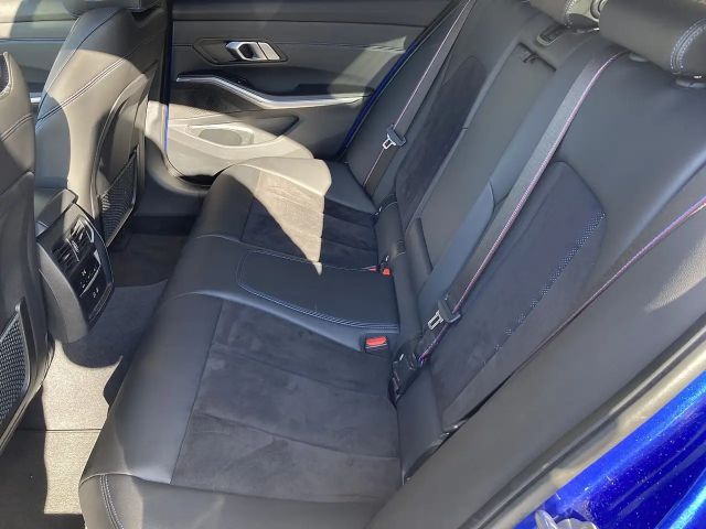 BMW 320 320d M-Sport Sedan