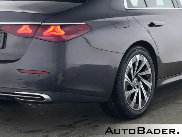 Mercedes-Benz E 200 AVANTGARDE Sedan