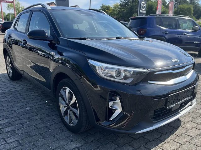 Kia Stonic 1,25 MPI ISG Silber