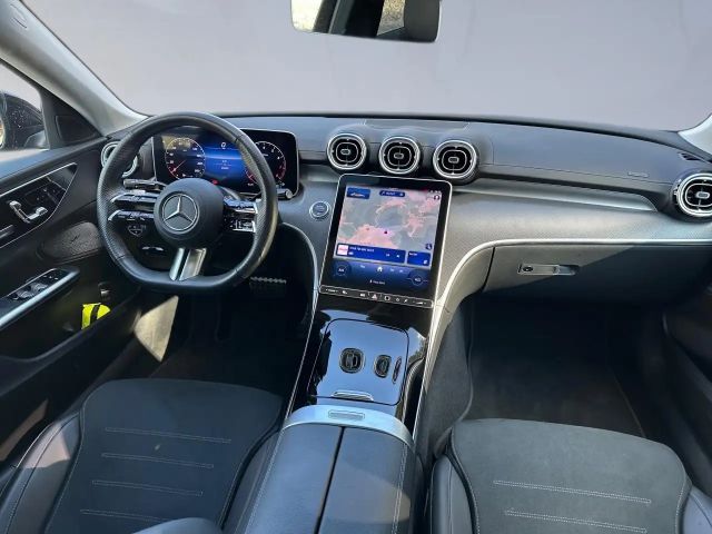 Mercedes-Benz C 200 AMG Line Sedan