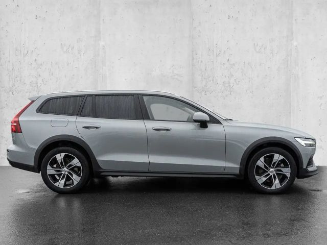 Volvo V60 Cross Country AWD Plus