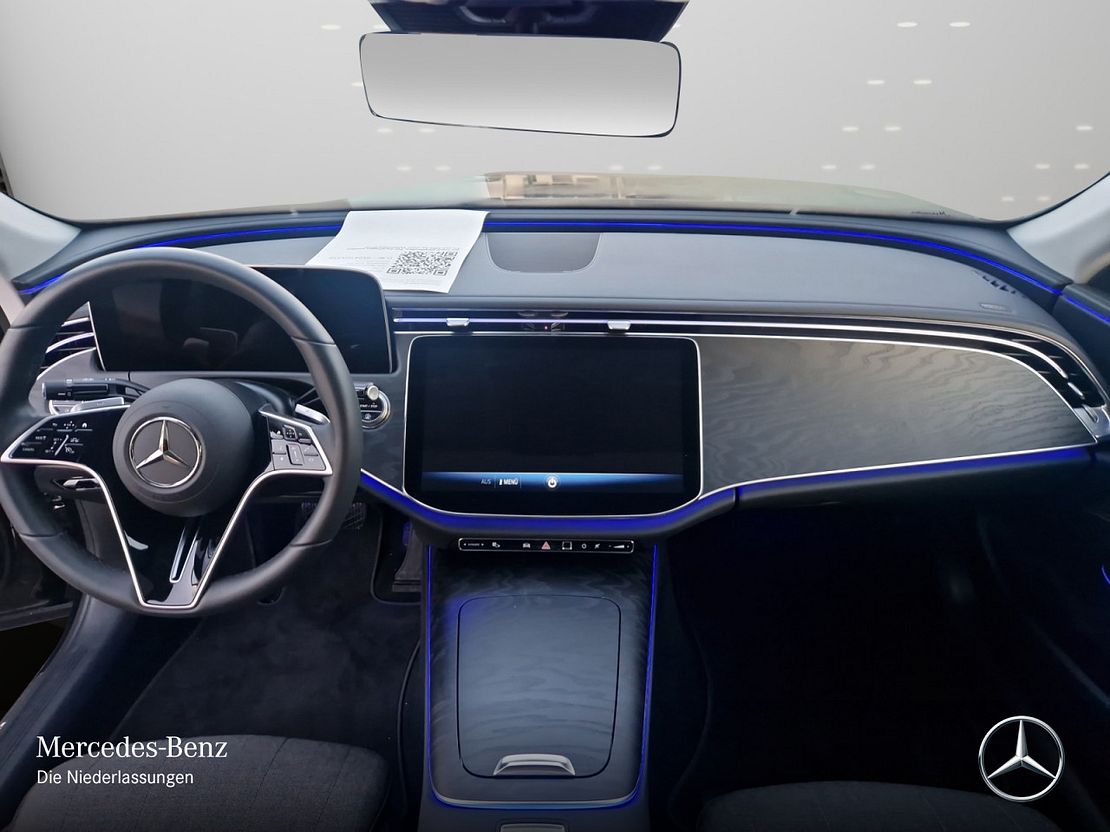 Mercedes-Benz E 200 AVANTGARDE Sedan