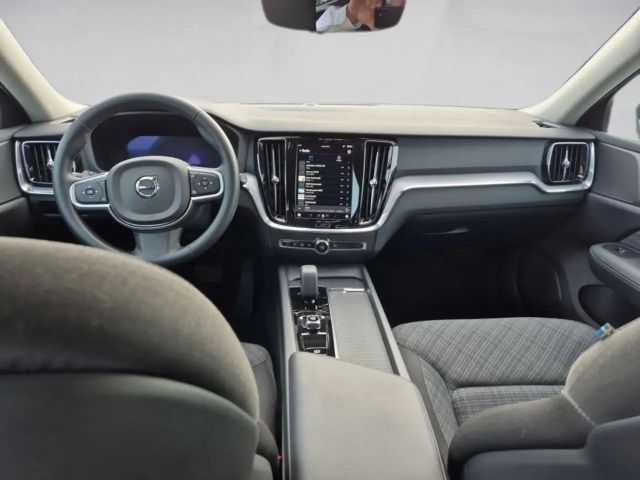 Volvo V60 Core Hybrid