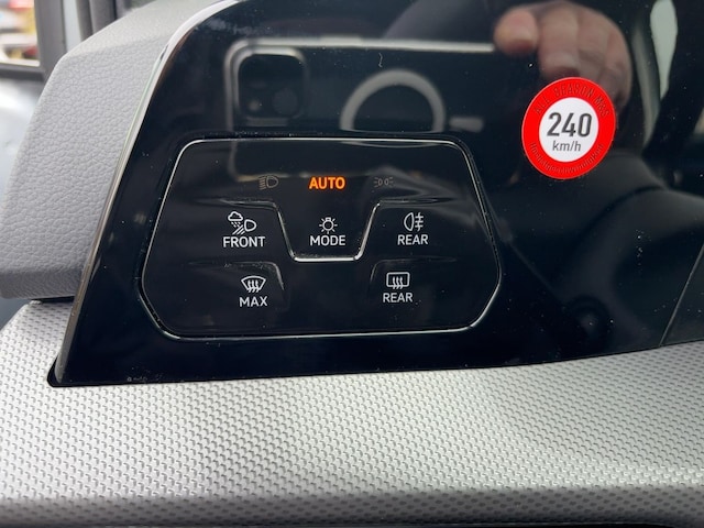 Volkswagen Golf 1.5 eTSI DSG Style Variant