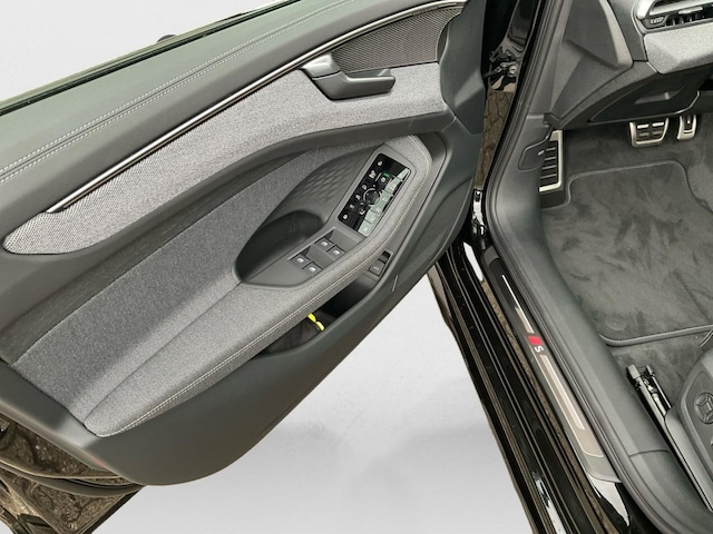 Audi A6 e-tron Quattro