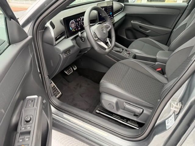 Volkswagen T-Roc 1.5 eTSI DSG R-Line