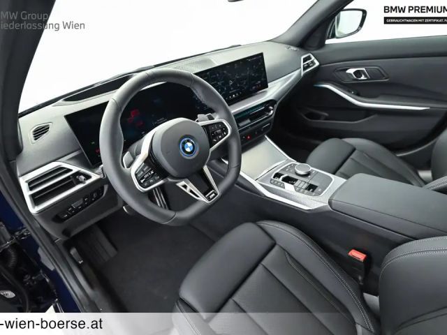 BMW 330 330e Sedan xDrive