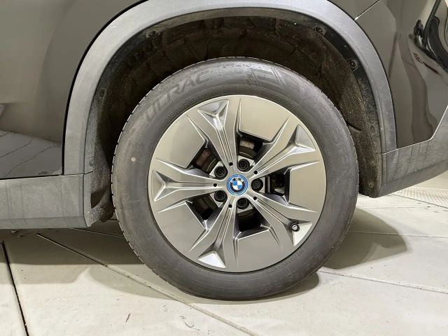 BMW iX1 xDrive30