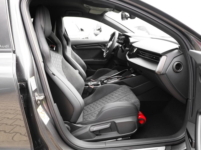 Audi RS3 Quattro S-Tronic Sedan