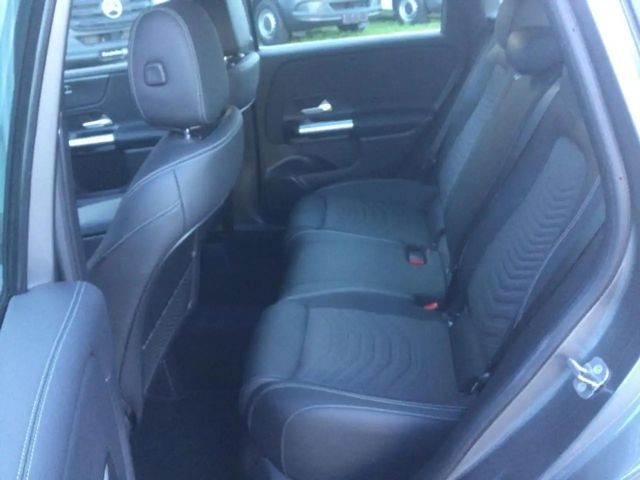 Mercedes-Benz B 180 Progressive