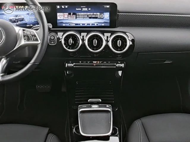 Mercedes-Benz A 180 Hatchback Progressive