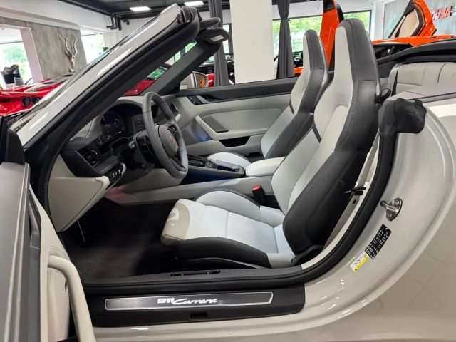 Porsche 992 Cabrio Carrera