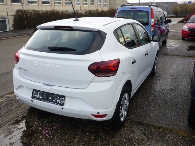 Dacia Sandero Essential TCe 90