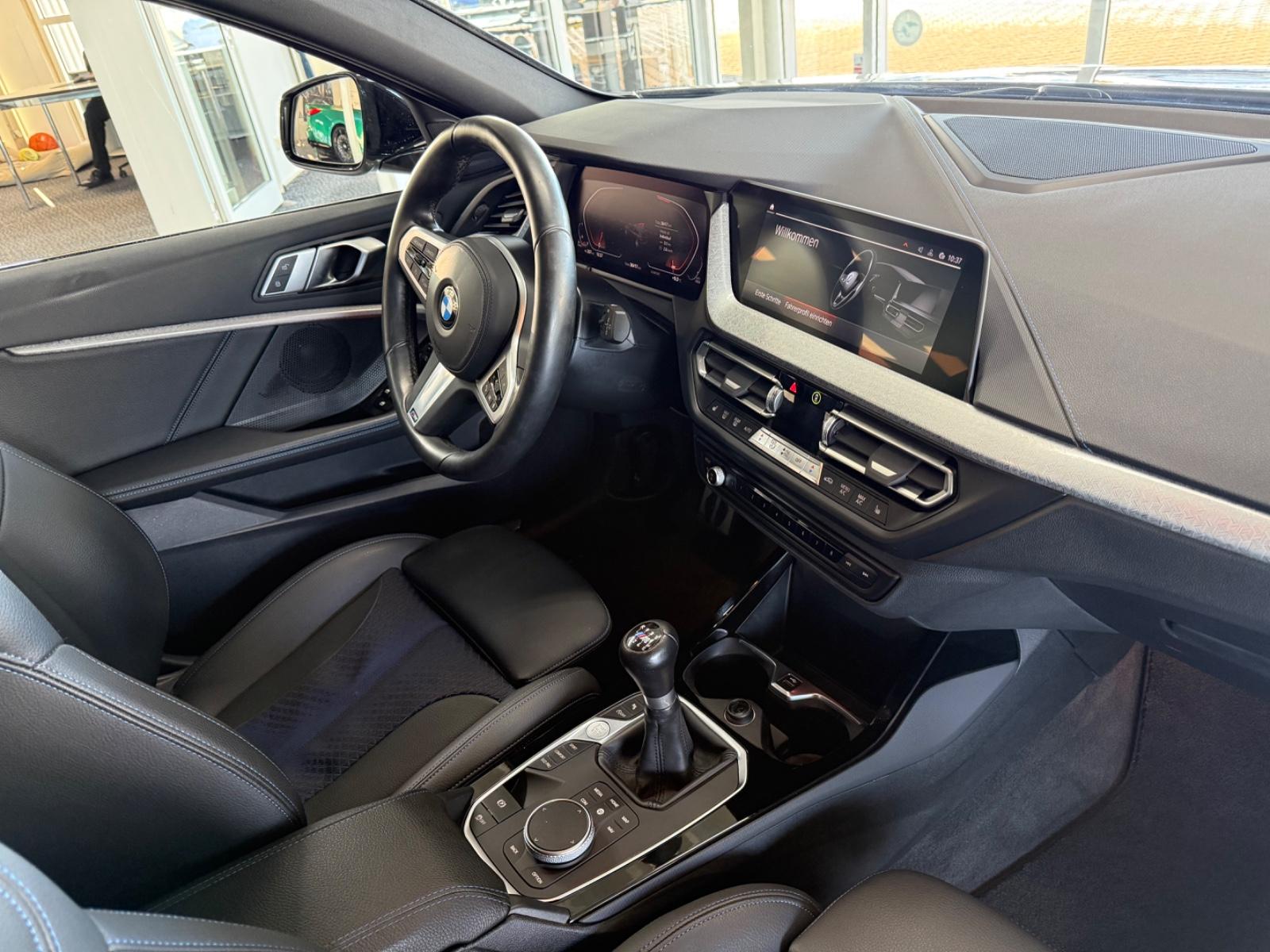 BMW 118 118d M-Sport Sedan