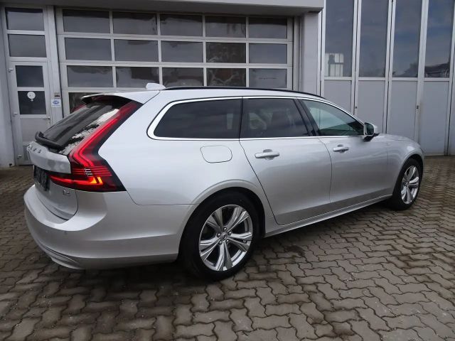 Volvo V90 Momentum