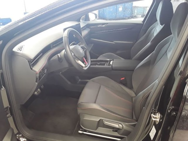 Volkswagen ID.7 340PS 4M NP.76T ACC.5J-G.WÄRMEPUMPE.AHK.AREA-VIEW.NAVI.HUD.LED