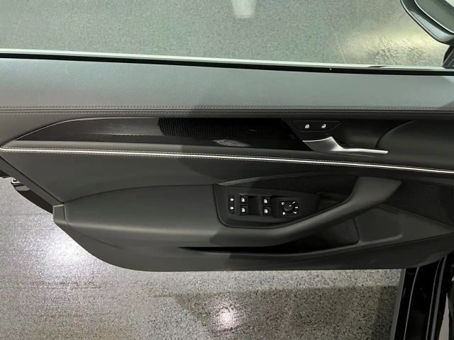 Volkswagen Passat 1.5 eTSI Business DSG Variant