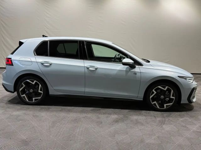 Volkswagen Golf 1.5 eTSI DSG R-Line