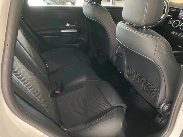 Mercedes-Benz B 200 Progressive Sedan