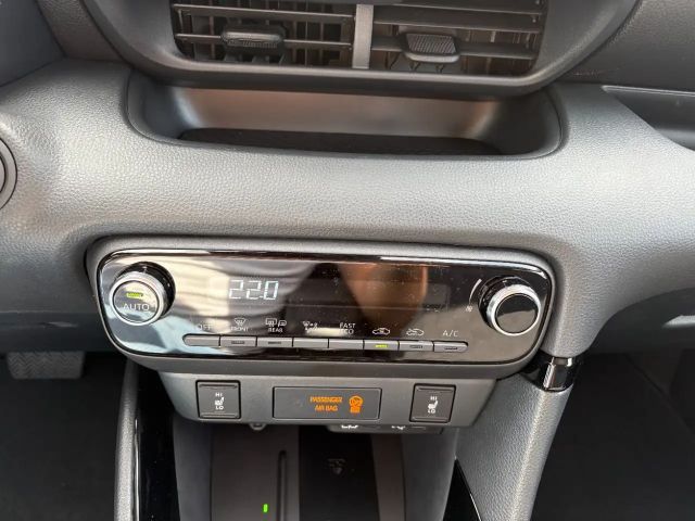 Toyota Yaris 1.5 Teamplayer ACC+LED+SHZ+Fernlichtass.