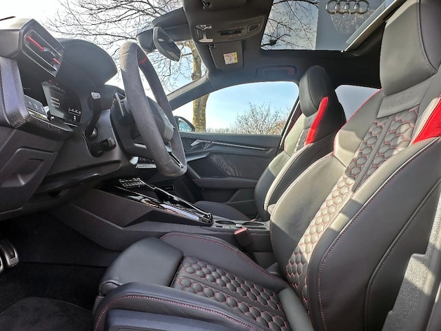 Audi RS3 Quattro S-Tronic Sedan